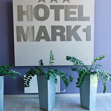 Mark1 Hotel Бжеско Екстериор снимка