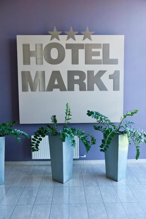 Mark1 Hotel Бжеско Екстериор снимка